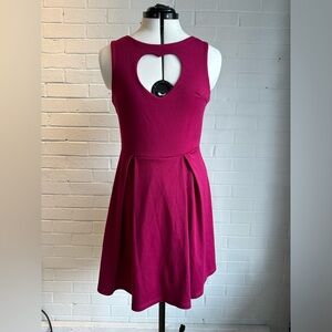 Heart shaped cut out coco love dress size M maroon dark pink stretchy
